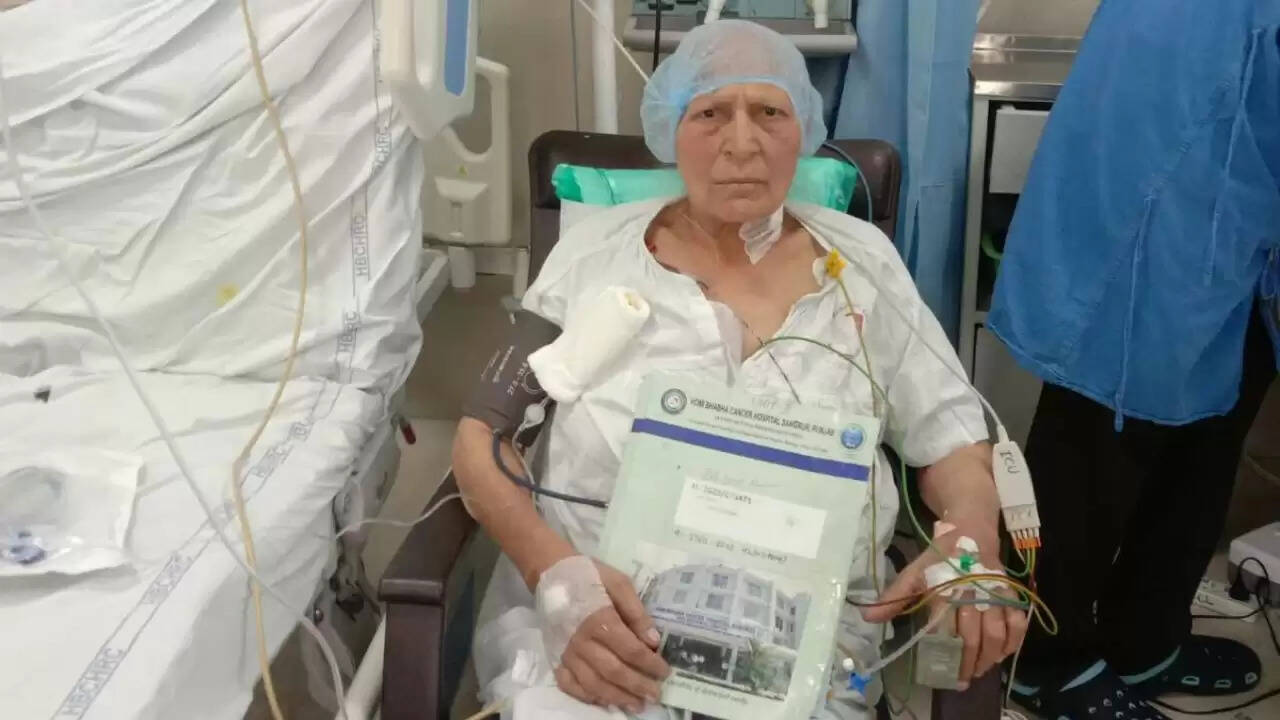 गुरपिंदर की मां की कैंसर से लड़ाई: एक बेटे की उम्मीद की कहानी