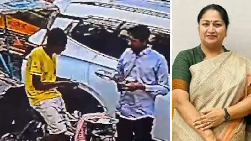 दिल्ली सीएम पर हमले के बाद पुलिस ने आरोपी के दोस्त को गिरफ्तार किया
