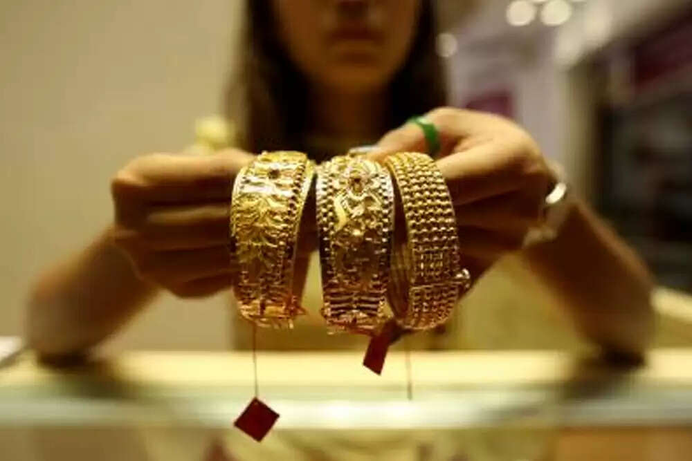 करवा चौथ पर सोने और चांदी की कीमतों में उतार-चढ़ाव
