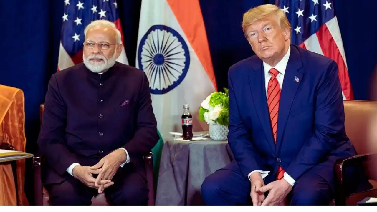 क्या भारत पर 50% टैरिफ का निर्णय ट्रंप की विदेश नीति में असंगतता को दर्शाता है?