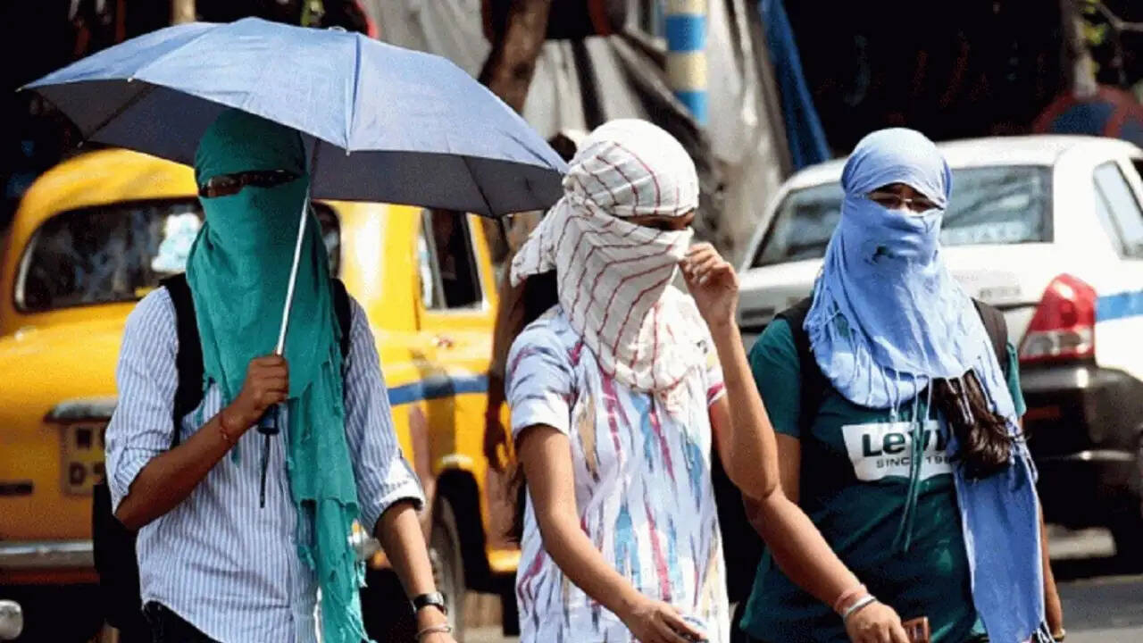 दिल्ली और उत्तर भारत में मौसम का मिजाज: गर्मी से राहत और फिर बढ़ती तपिश