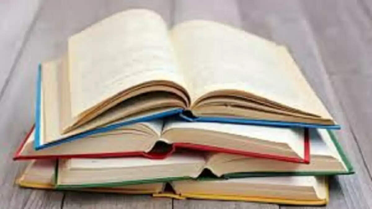 गाजियाबाद में बड़े फर्जीवाड़े का खुलासा: 15 लाख की नकली किताबें बरामद