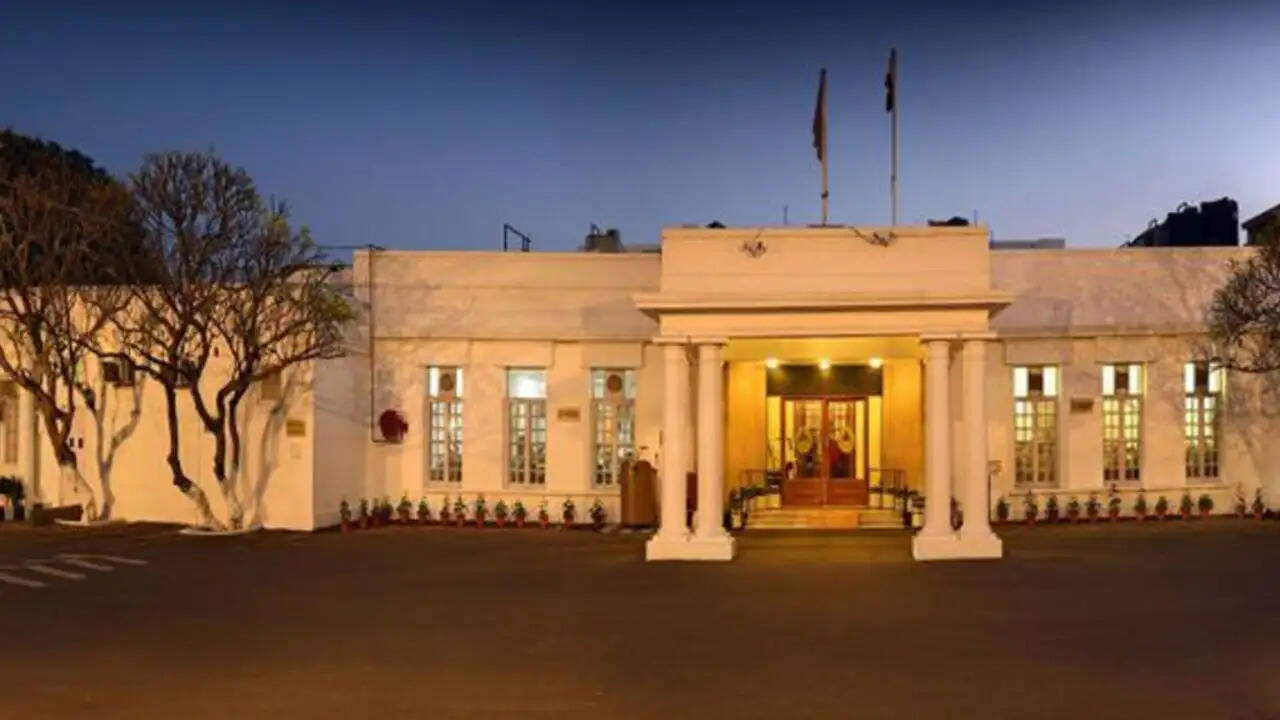 दिल्ली जिमखाना क्लब जमीन विवाद: केंद्र सरकार का आश्वासन