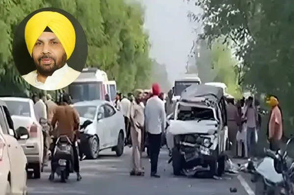 पंजाब मंत्री हरभजन सिंह ETO के काफिले में हुआ गंभीर हादसा