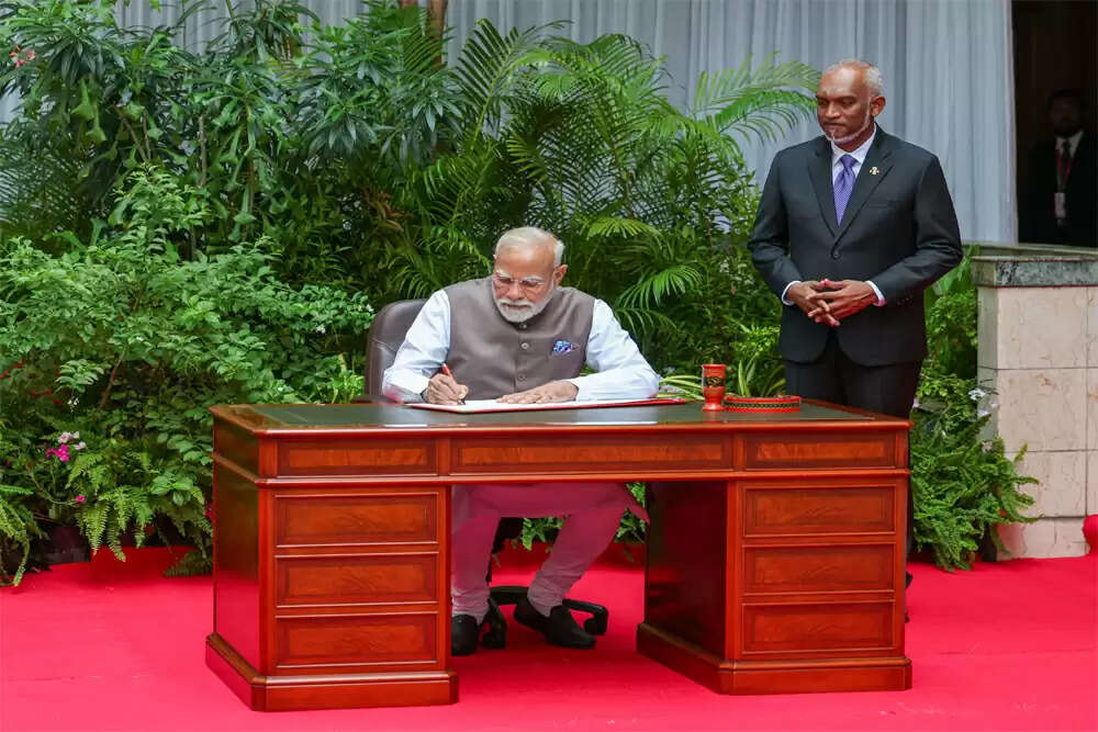 मालदीव में भारत की वापसी: मुज़्ज़ू की विदेश नीति में बदलाव