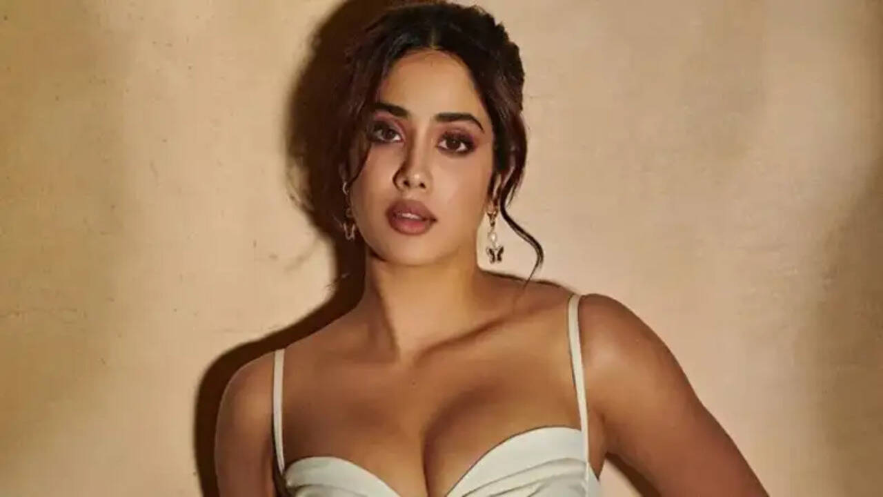 जाह्नवी कपूर ने नाइट सूट में अपने बॉयफ्रेंड के लिए लिखा प्यारा कैप्शन, फैंस हुए उत्साहित
