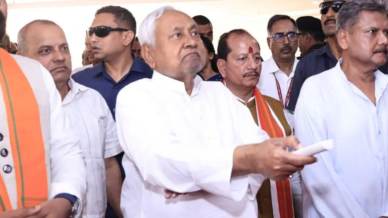 बिहार में राजनीतिक बदलाव: नीतीश कुमार का राज्यसभा में शपथ ग्रहण