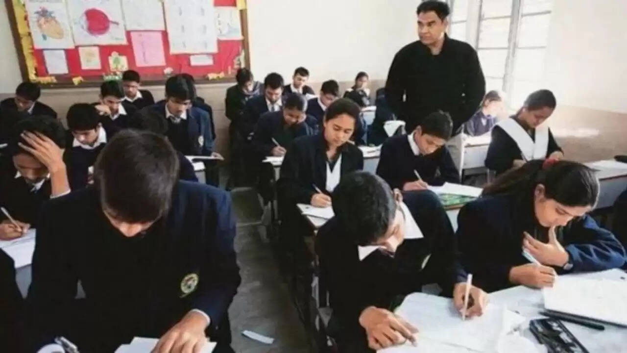 CBSE की नई सलाह: छात्रों को फर्जी विश्वविद्यालयों से बचने के लिए जरूरी दिशा-निर्देश