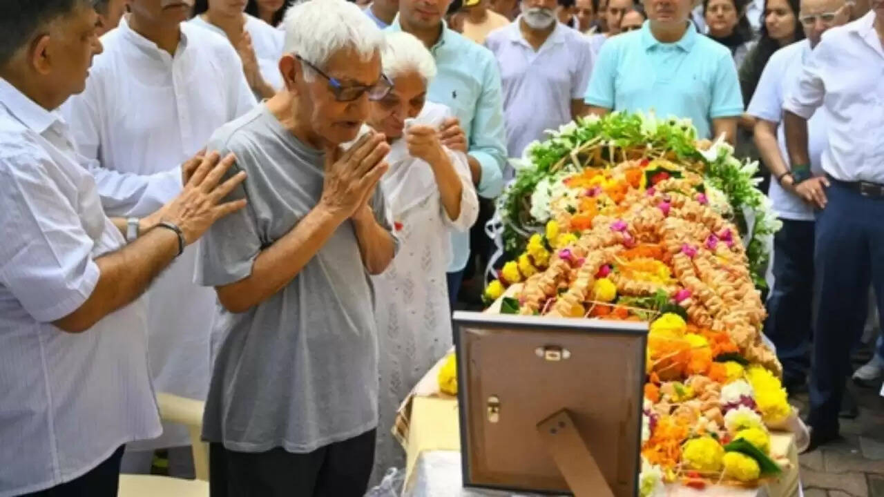 कैप्टन सुमीत सभरवाल को भावुक श्रद्धांजलि: विमान दुर्घटना में हुई थी मौत