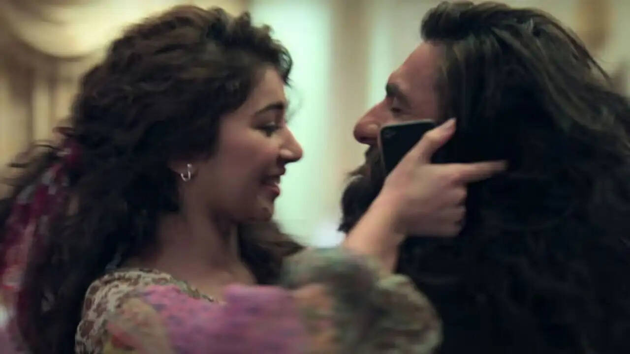 क्या है फिल्म 'धुरंधर' पर पाकिस्तानी की राय? जानें बाली में हुई दिलचस्प मुलाकात