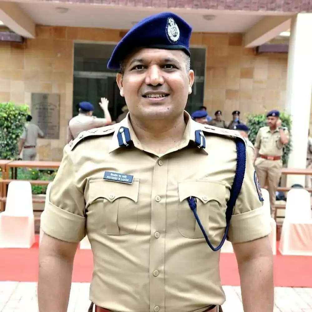बिहार चुनाव 2025: आईएएस और आईपीएस अधिकारियों का राजनीति में प्रवेश