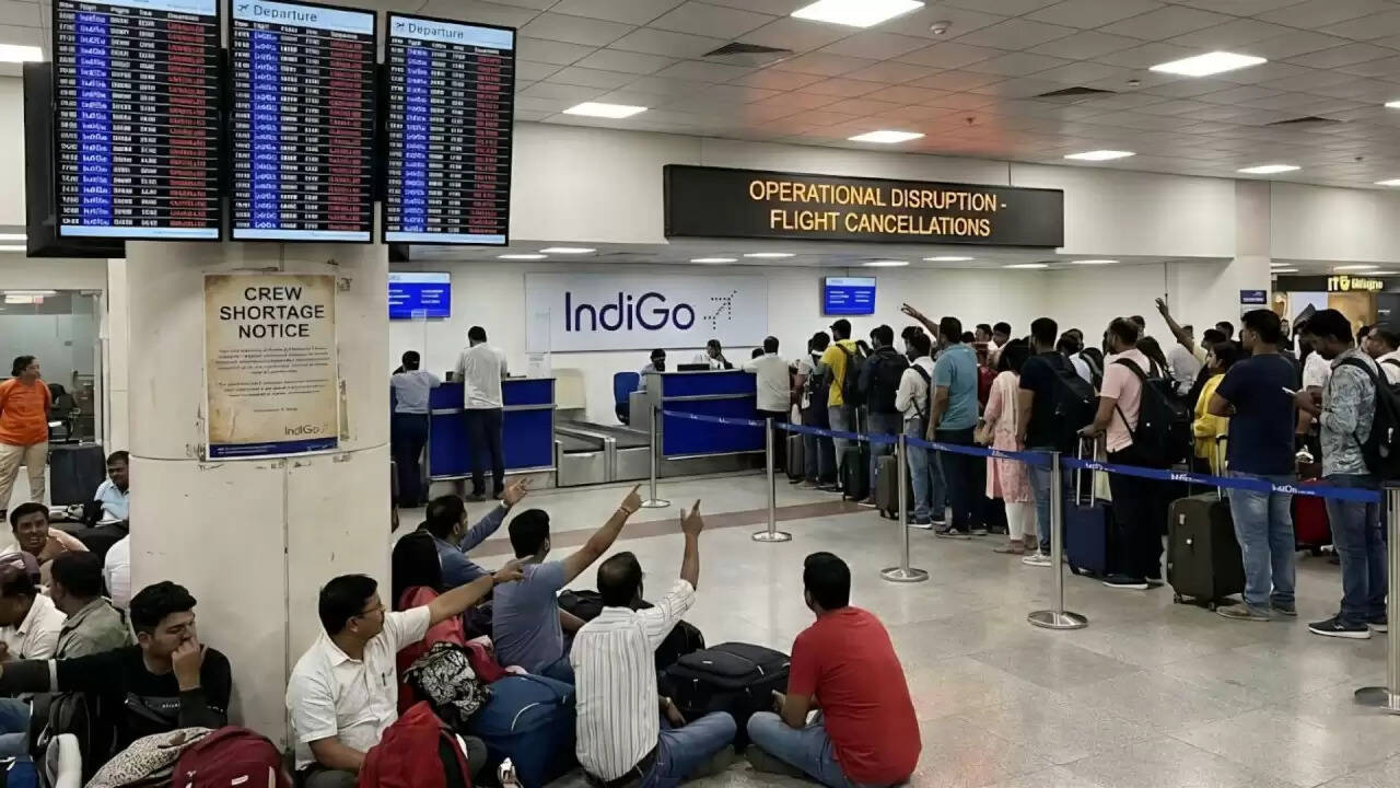 IndiGo एयरलाइंस के संचालन में सुधार की उम्मीद, सीईओ ने दी जानकारी