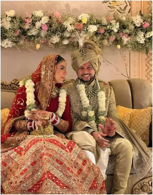 कुलदीप यादव और वंशिका चड्ढा की भव्य शादी: तस्वीरों में देखें खास लम्हें