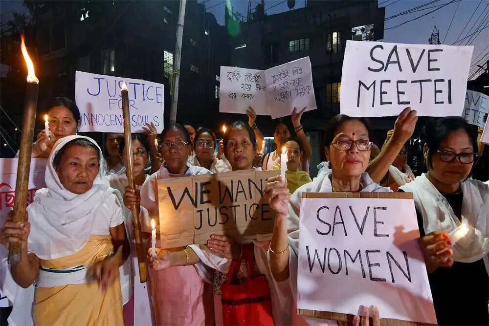 मणिपुर में बढ़ती अराजकता: राष्ट्रीय चिंता का अभाव