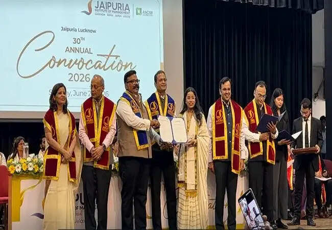 जयपुरिया इंस्टीट्यूट का 30वां दीक्षांत समारोह: 358 छात्रों को मिला डिप्लोमा