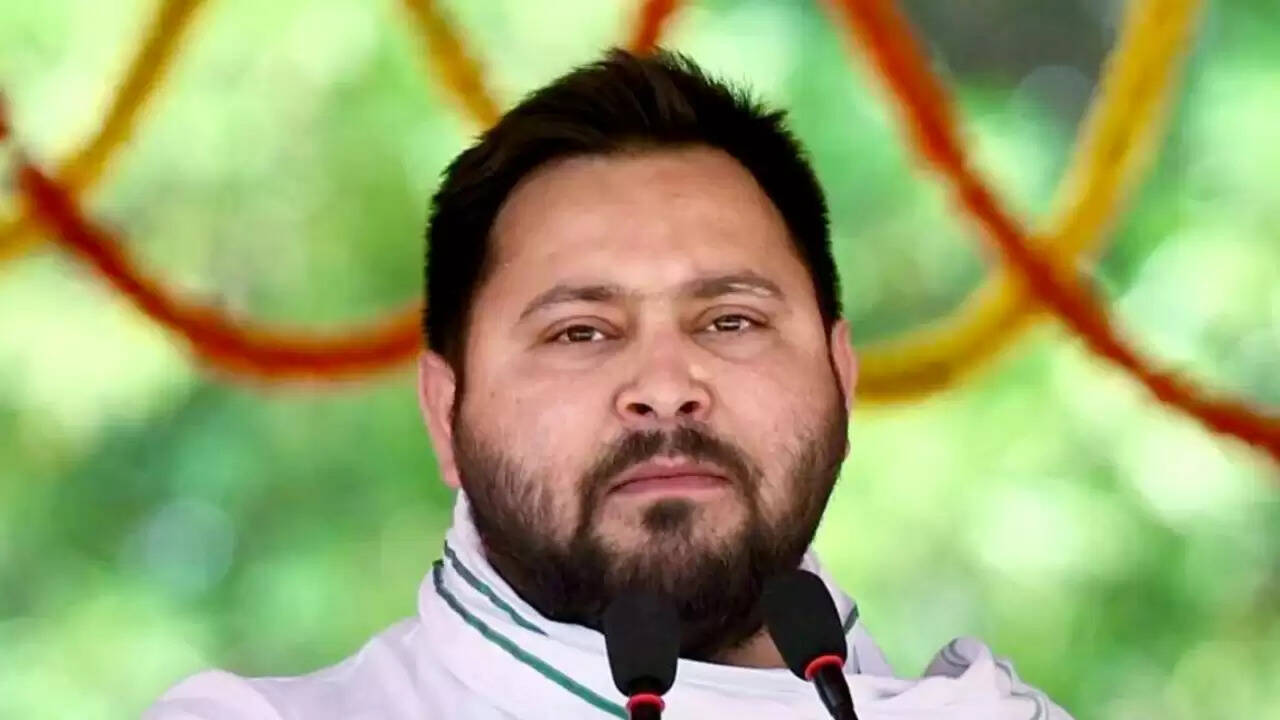 बिहार में तेजस्वी यादव और राहुल गांधी की यात्रा पर विवाद: पीएम मोदी की मां का अपमान?