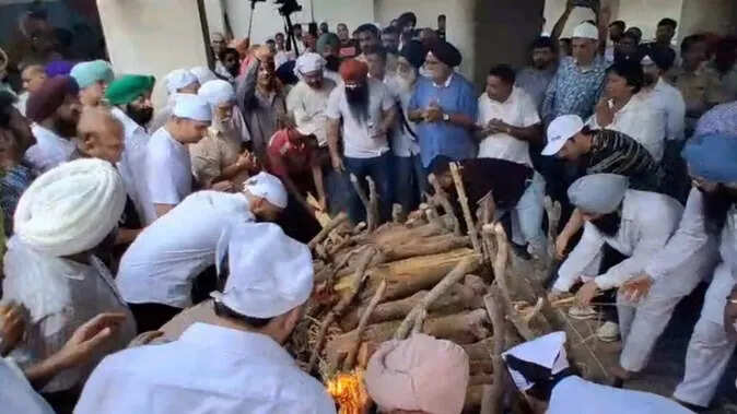 जालंधर में रिची केपी का अंतिम संस्कार, परिवार और नेताओं ने साझा किया दुख