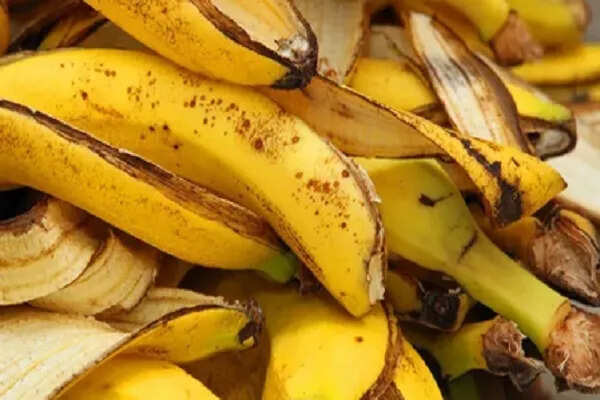 केले के छिलके के स्वास्थ्य लाभ: वैज्ञानिकों की नई खोज