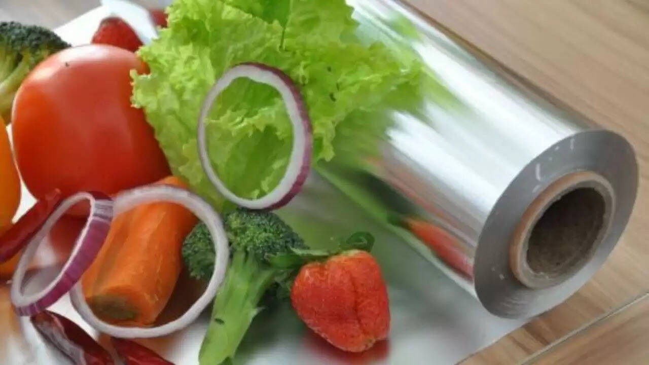 एल्युमिनियम फॉइल के स्वास्थ्य पर प्रभाव: जानें सावधानियां
