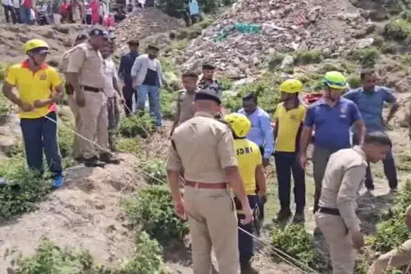 मसूरी-देहरादून मार्ग पर कार दुर्घटना में चार पर्यटकों की मौत