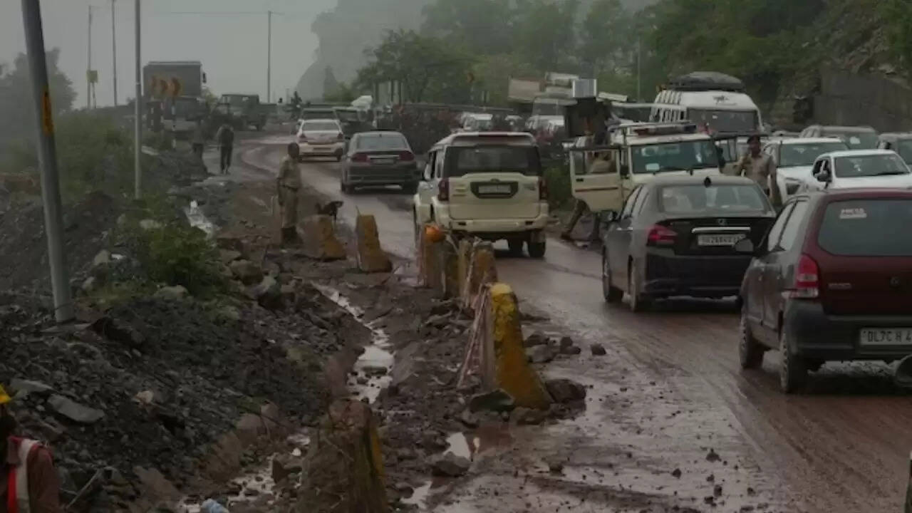 हिमाचल प्रदेश में मानसून की बारिश से उत्पन्न संकट