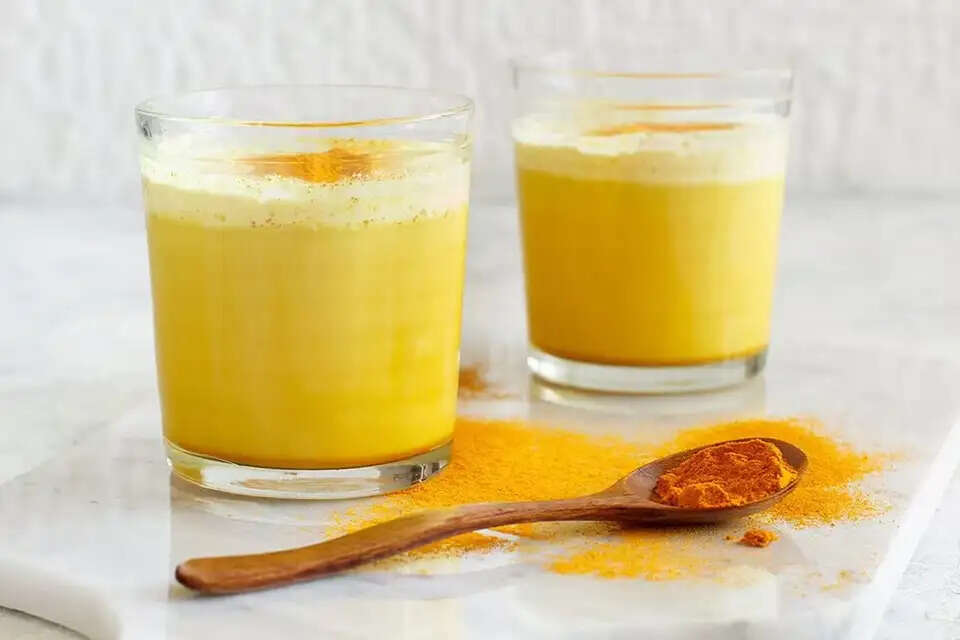 दूध और हल्दी: स्वास्थ्य के लिए अद्भुत लाभ