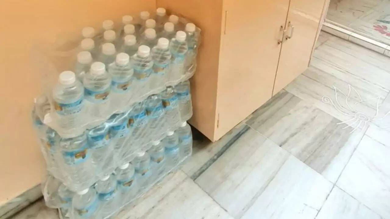 गर्मी में डिलीवरी पार्टनर्स के लिए विनीत की प्रेरणादायक पहल