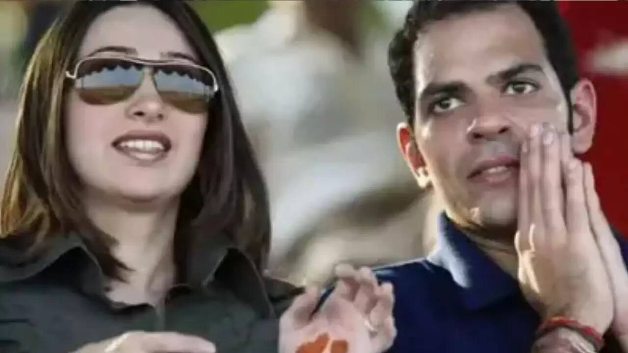 संजय कपूर का अचानक निधन: जानें ऐसी आपात स्थिति में क्या करें