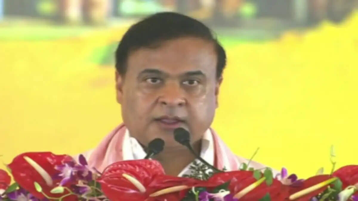 हिमंता बिस्वा सरमा ने दूसरी बार मुख्यमंत्री पद की शपथ ली