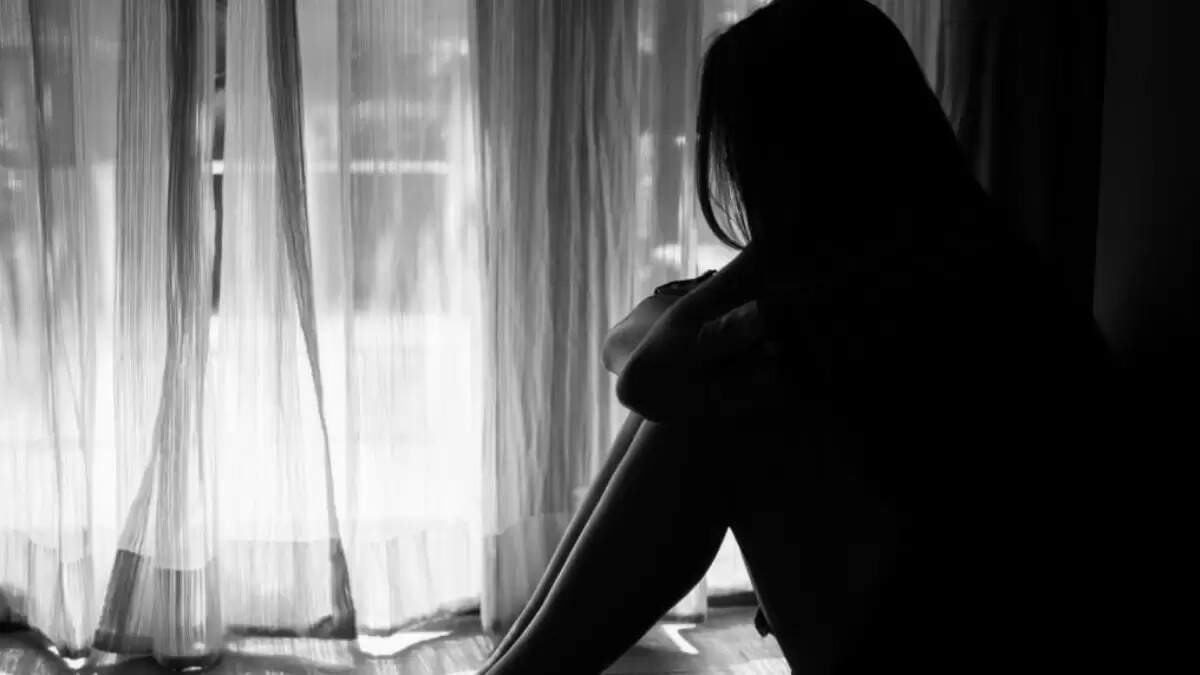 नोएडा में महिला इंजीनियर की संदिग्ध मौत, पति और ससुर गिरफ्तार
