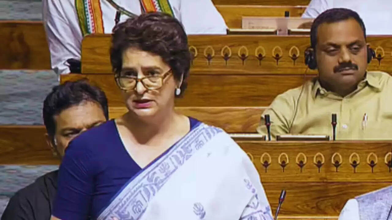 प्रियंका गांधी का भाजपा पर हमला: वंदे मातरम का राजनीतिक उपयोग अनुचित