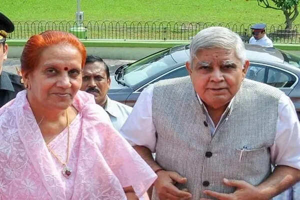 पूर्व उपराष्ट्रपति जगदीप धनखड़ की पत्नी को रसोई में गिरने से चोट, AIIMS में भर्ती