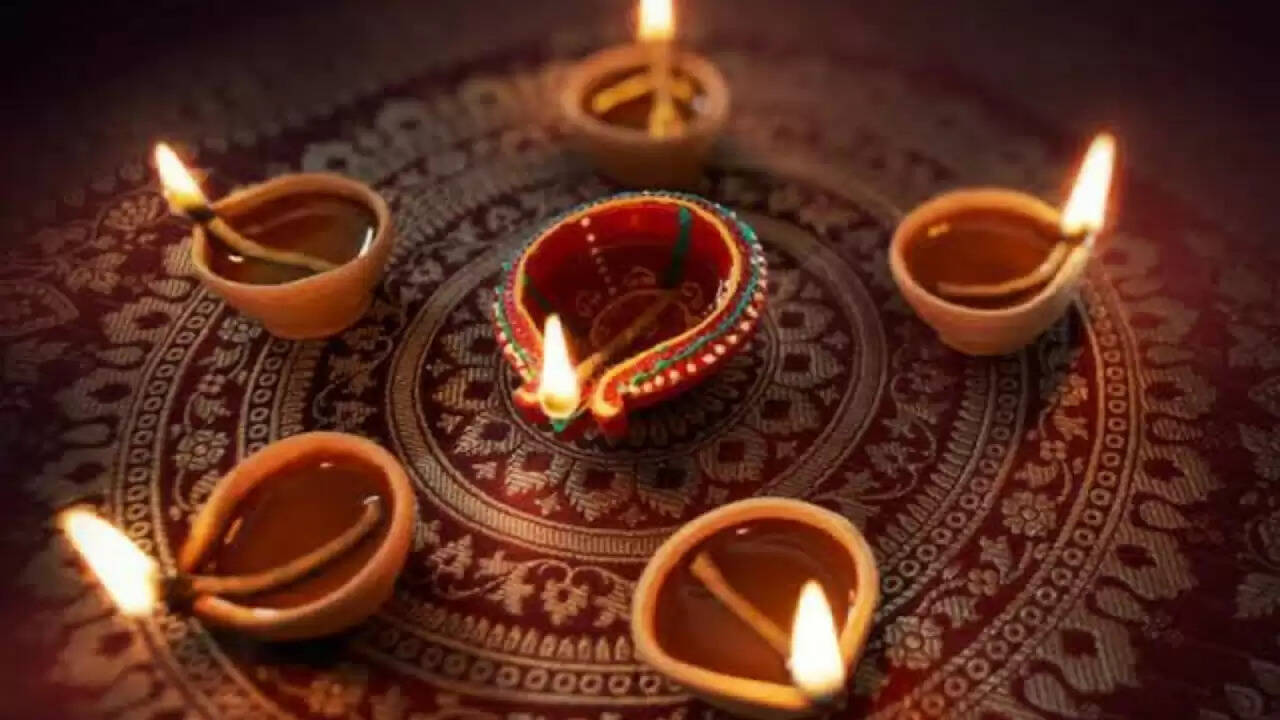 छोटी दिवाली 2025: जानें नरक चतुर्दशी का महत्व और पूजा विधि