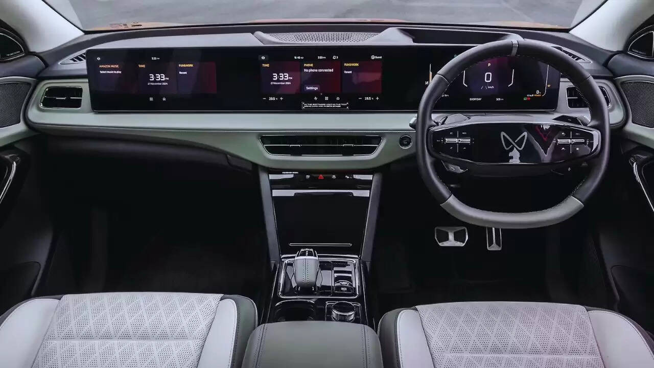 क्या टचस्क्रीन कारें हमारी सुरक्षा के लिए खतरा हैं? जानें विशेषज्ञों की राय