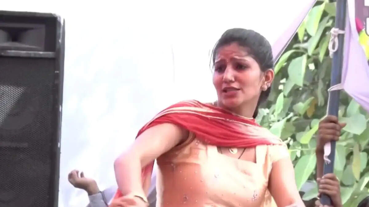 सपना चौधरी का डांस वीडियो फिर से इंटरनेट पर छाया