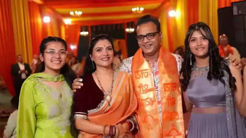 दिल्ली अग्निकांड: गुरुग्राम के अग्रवाल परिवार के सभी सदस्यों का अंतिम संस्कार