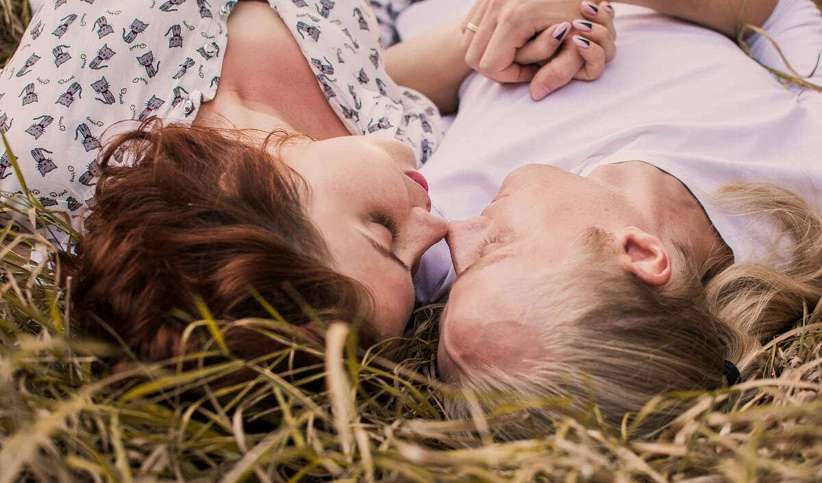 दैनिक प्रेम राशिफल 2 अप्रैल 2026: जानें आपकी राशि का हाल