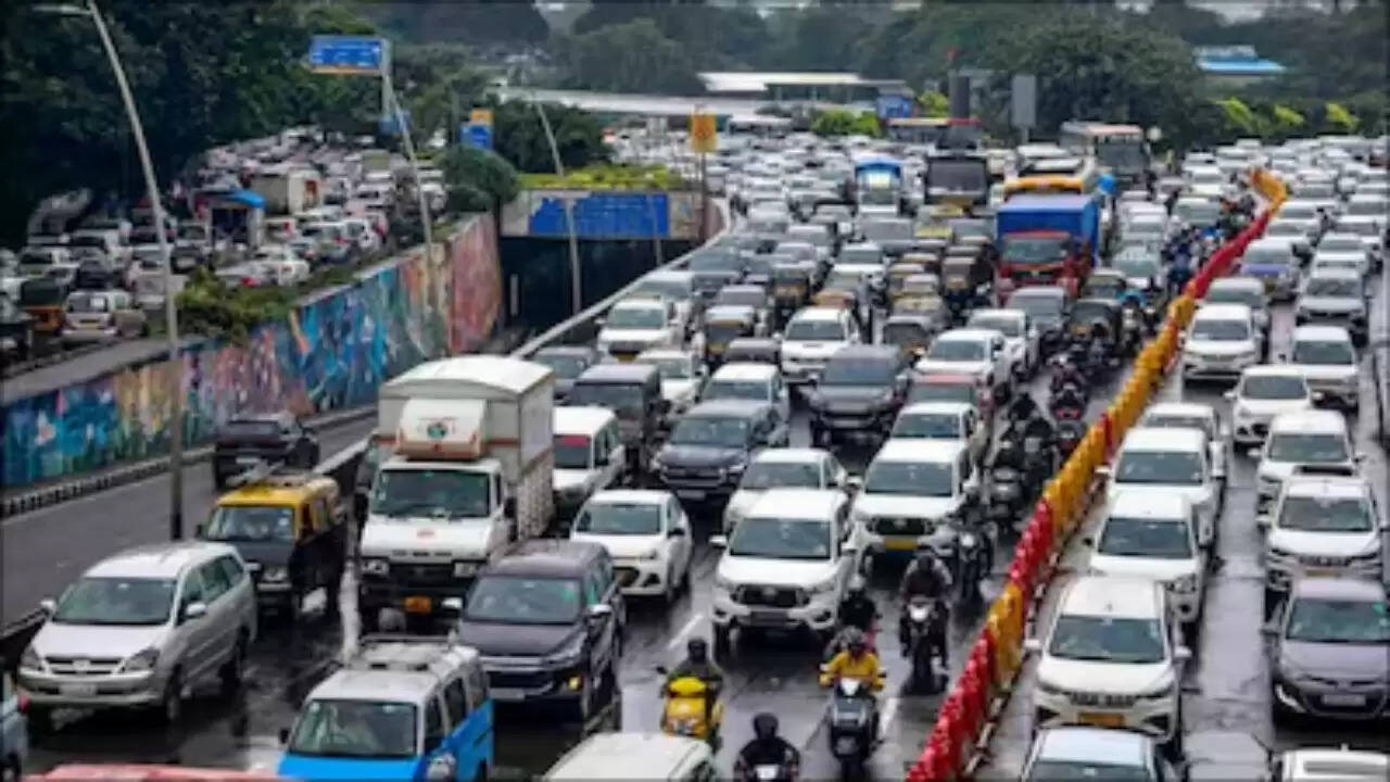 गणपति विसर्जन के दौरान मुंबई में यातायात में बदलाव: जानें क्या हैं नए नियम