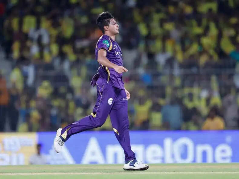 CSK ने KKR को 193 रन का लक्ष्य दिया, मैच में रोमांचक पल