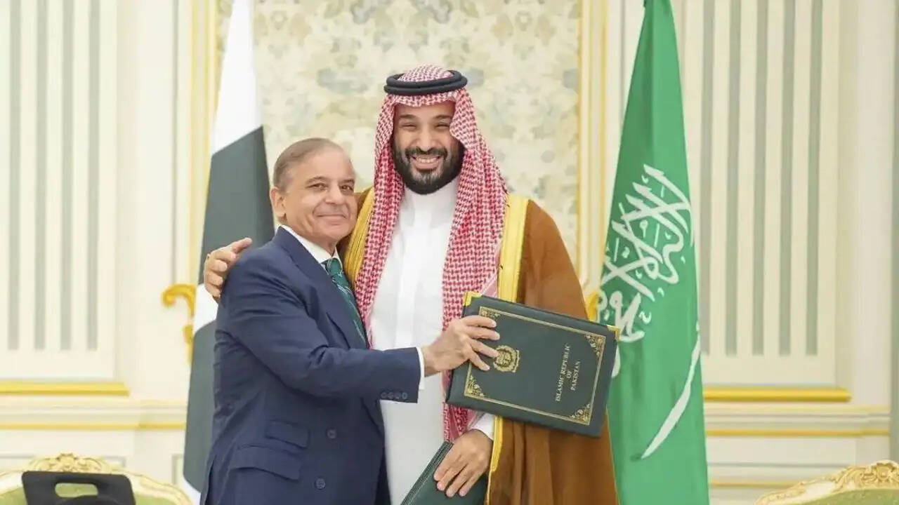 क्या पाकिस्तान अपने ही रक्षा समझौते में उलझ गया है? जानें सऊदी अरब के साथ संबंधों की सच्चाई