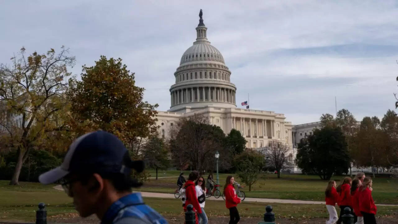 अमेरिका में लंबे सरकारी शटडाउन का अंत: क्या है इसके पीछे की कहानी?