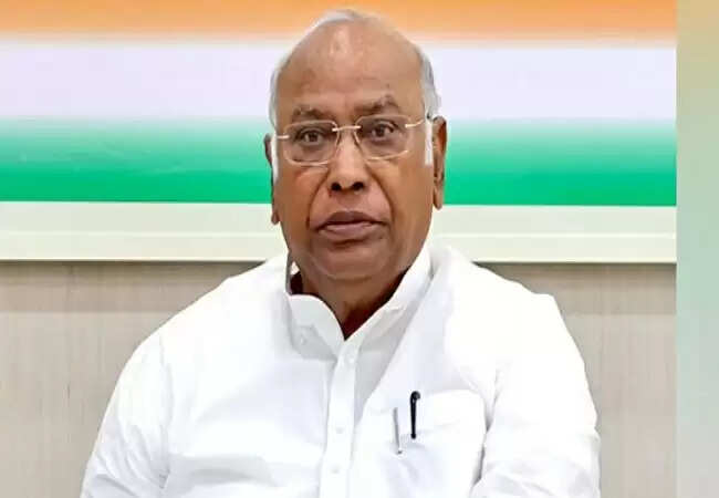 कांग्रेस अध्यक्ष खरगे ने भाजपा पर गंभीर आरोप लगाए, लोकतंत्र को बताया खतरे में