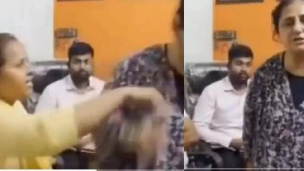 ठाणे रेलवे स्टेशन पर महिला को थप्पड़ मारने का मामला वायरल
