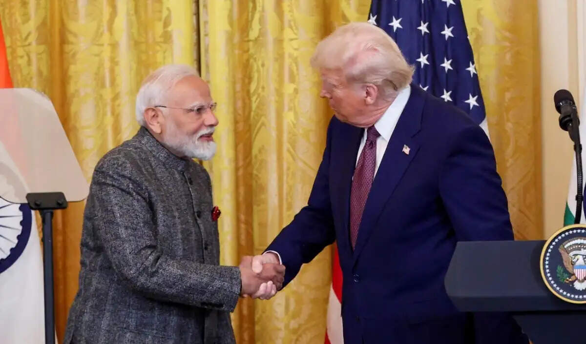 प्रधानमंत्री मोदी का G7 शिखर सम्मेलन में भागीदारी: वैश्विक मुद्दों पर चर्चा