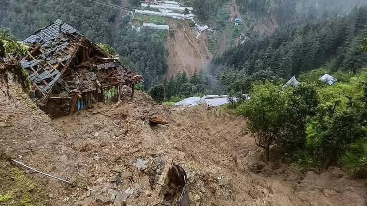 हिमाचल प्रदेश में बारिश का कहर: 37 लोगों की जान गई, मंडी सबसे ज्यादा प्रभावित