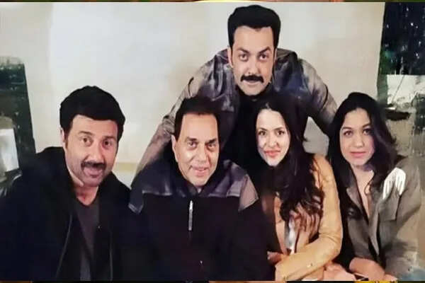 धर्मेंद्र का निधन: बॉलीवुड के दिग्गज अभिनेता का परिवार और विरासत