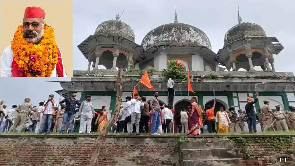 सपा के नेता पप्पू सिंह चौहान का निष्कासन, फतेहपुर में तोड़फोड़ का आरोप