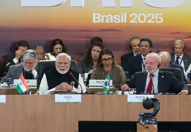 पीएम मोदी ने 17वें BRICS शिखर सम्मेलन में बहुपक्षीय सुधारों पर जोर दिया