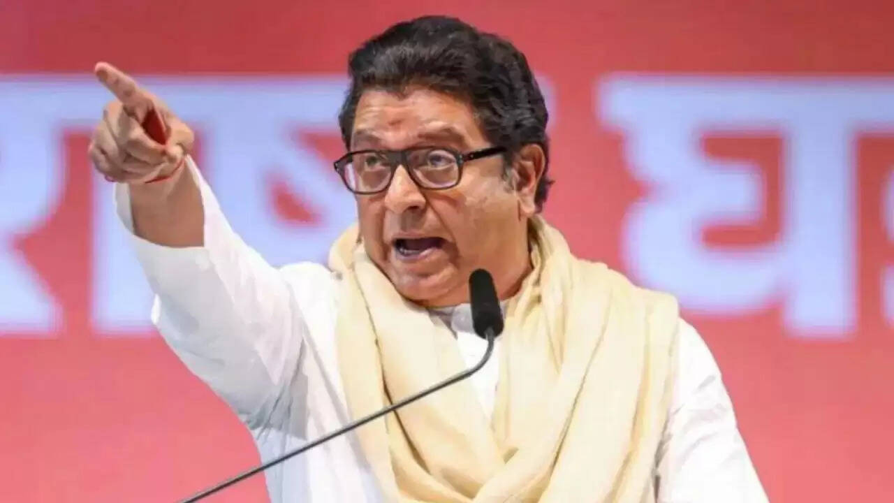 महाराष्ट्र में हिंदी को तीसरी भाषा बनाने का विवाद: राज ठाकरे का कड़ा विरोध