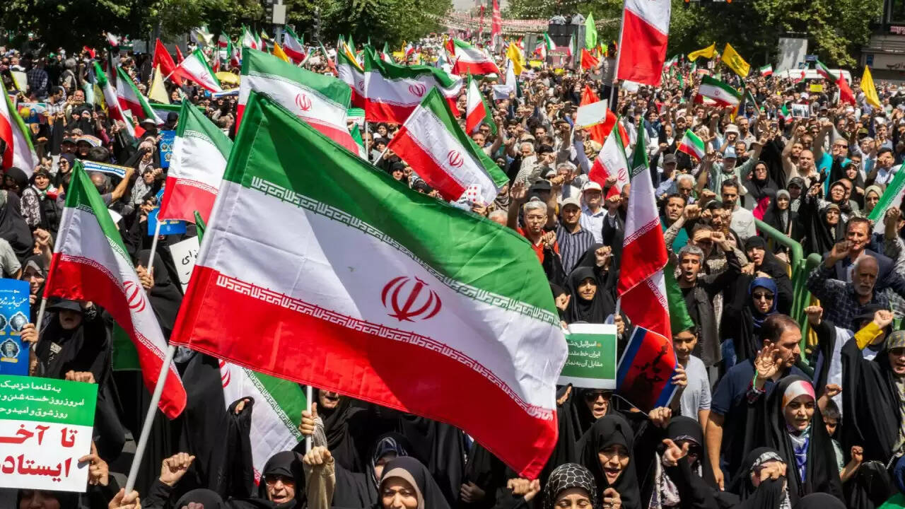 ईरान में सरकार विरोधी प्रदर्शनों का बढ़ता संकट: अमेरिका की चिंता गहराई